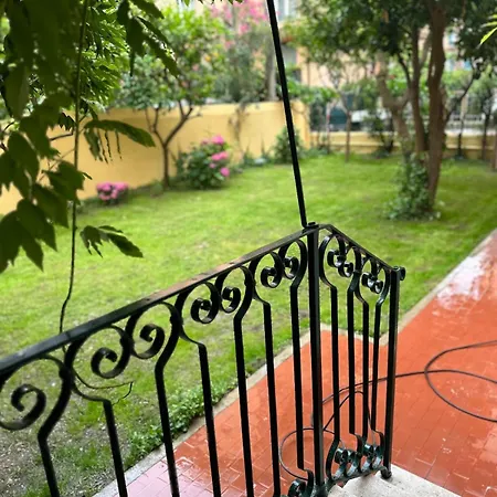 Bianca's Garden 100 Steps From The Sea 公寓