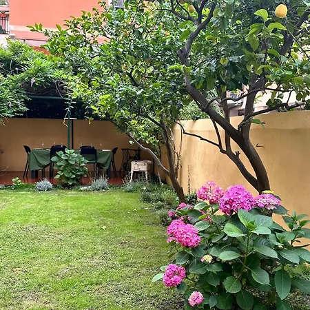Apartment Bianca's Garden 100 Steps From The Sea
